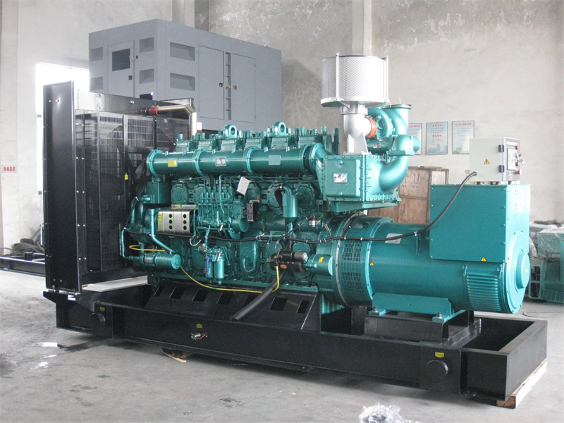 高昌200KW 柴油发电机的油耗是多少？