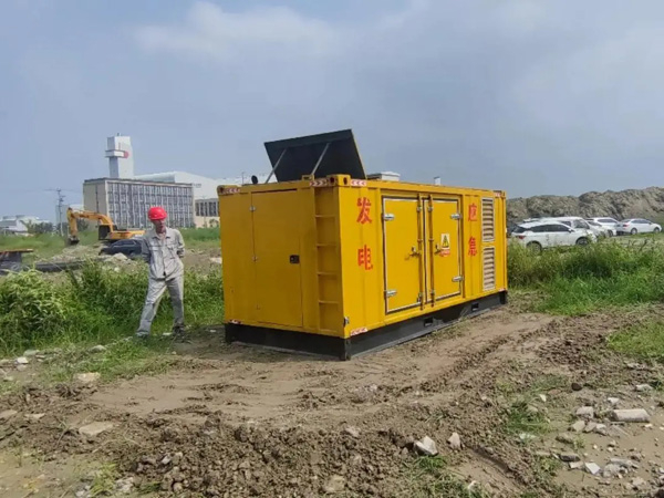高昌200KW柴油发电机机组每小时的油耗量受哪些因素影响？
